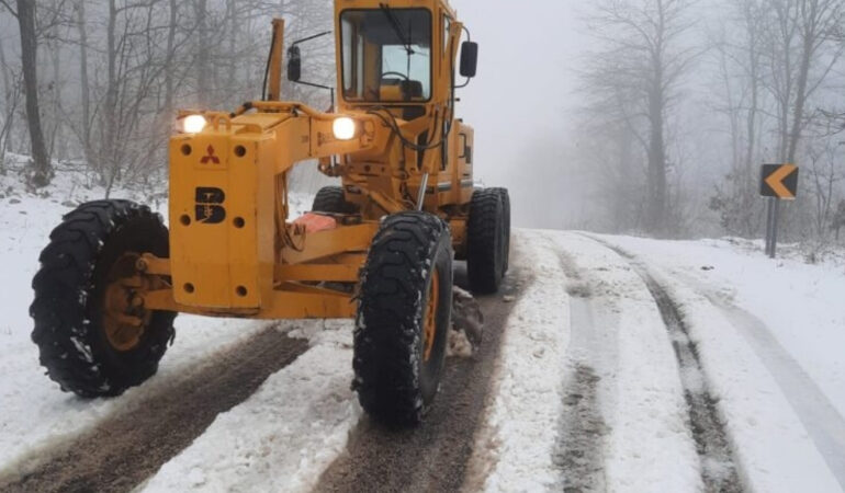Kapanan Yollar Ulaşıma Açıldı