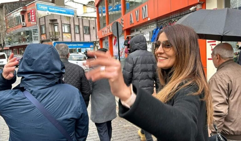 Songül Mert Gönen Esnafını Ziyaret Etti