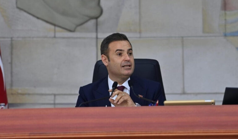 BÜYÜKŞEHİR’DE YENİ DÖNEMİN İLK MECLİSİ GERÇEKLEŞTİRİLDİ