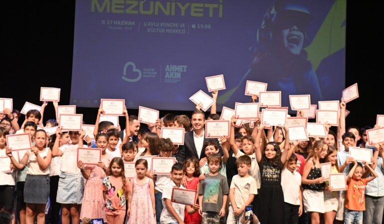 NE10, GELECEĞİN TEKNOLOJİ LİDERLERİNİ MEZUN ETTİ