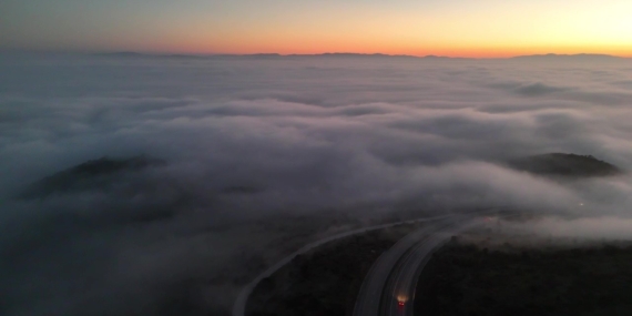 Gönen’de sis etkisi, renkli görüntüler oluşturdu