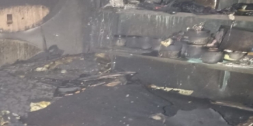 GÖNEN'DE EV YANGINI: 1 KİŞİ DUMANDAN ETKİLENİRKEN EV KULLANILAMAZ HALE GELDİ