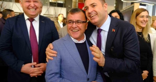 Başkan Şehirli, canlı yayında Altıeylül’ü anlattı