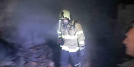 Erdek’te gece saatlerinde dam yangını paniğe neden oldu