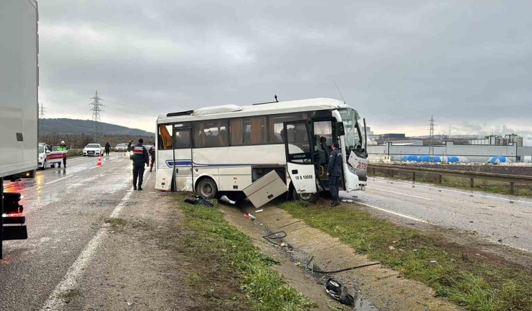 Balıkesir’deki servis kazasında yaralı sayısı 18’e çıktı