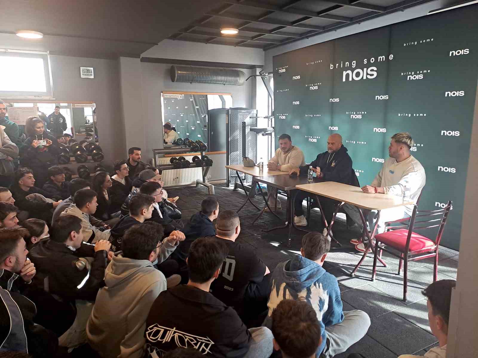 VÜCUT GELİŞTİRMENİN DEVLERİ BALIKESİR’DE BULUŞTU