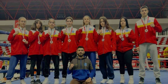 Muaythai sporcularından 10 madalya