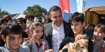 ‘CAN DOST'LA SOKAK HAYVANLARINA ÜCRETSİZ TEDAVİ DESTEĞİ BAŞKAN AKIN: "CAN DOSTLARA KARŞI SORUMLULUKLARIMIZIN FARKINDAYIZ"