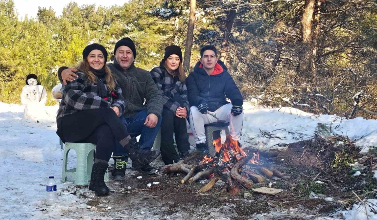 Kapıdağ’da kış keyfi: Kar severler akın etti