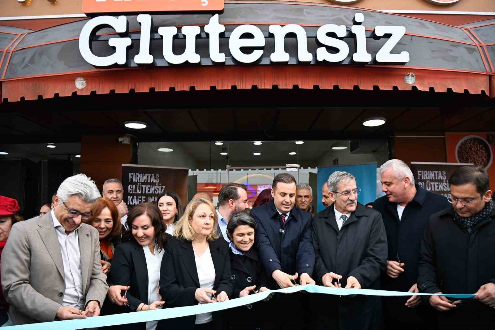 BAŞKAN AKIN, BALIKESİR'İN İLK VE TEK 'GLÜTENSİZ KAFE MARKET'İNİ AÇTI BÜYÜKŞEHİR'DE HİZMET VAR GLÜTEN YOK İLKLERİN BAŞKANI AKIN'DAN "GLÜTENSİZ KAFE MARKET" AÇILIŞI