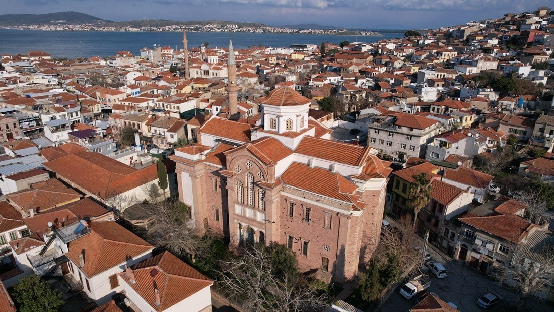 TARİHİ CAMİLER RAMAZAN'A HAZIRLANIYOR AYVALIK'TA RAMAZAN HAZIRLIKLARI HIZ KESMEDEN DEVAM EDİYOR