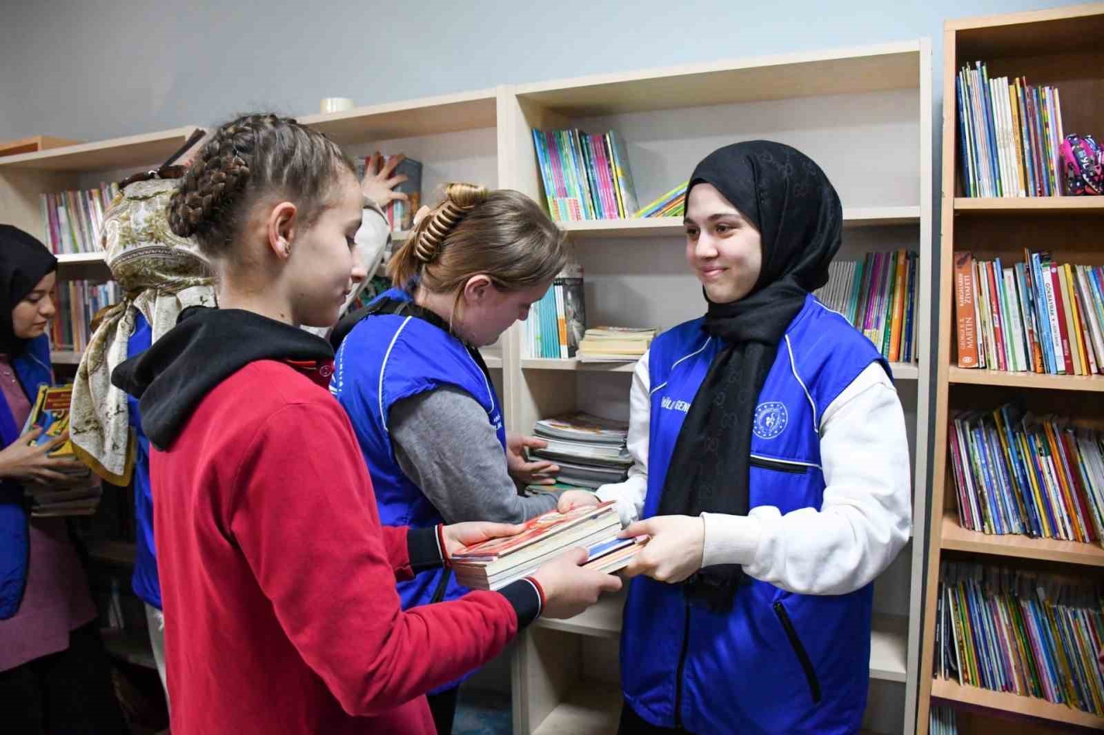 "KİTABIM KİTABIN OLSUN" PROJESİ GENÇLERE EĞİTİM IŞIĞI OLUYOR PROJE İLE KÜTÜPHANESİZ OKUL KALMAYACAK