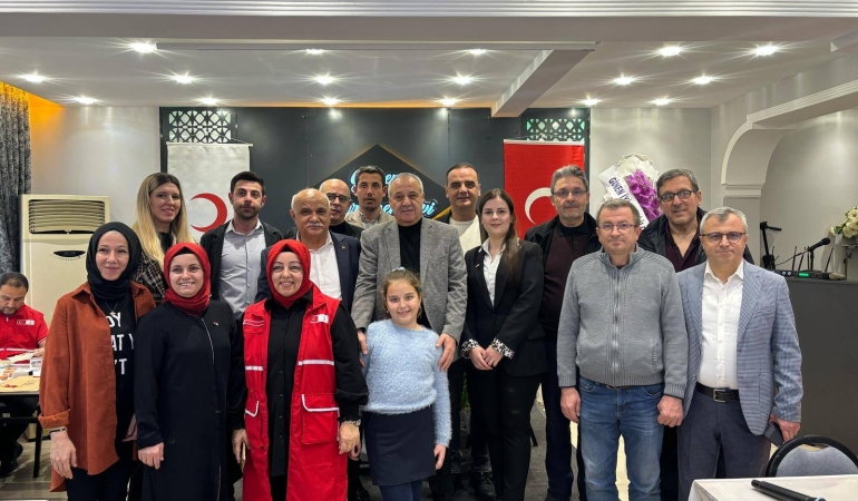 AK Parti Gönen İlçe Teşkilatı, Türk Kızılayı Gönen Şubesi Olağan Kongresi’ne Katıldı