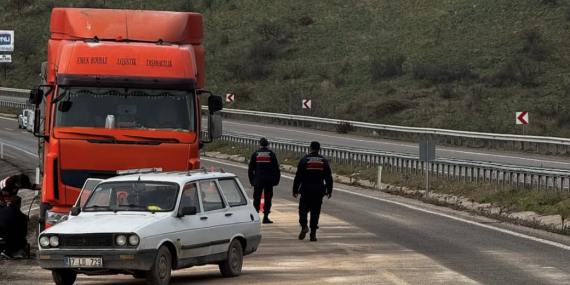 Gönen-Bandırma Yolunda Kaygan Zemin Tehlikesi