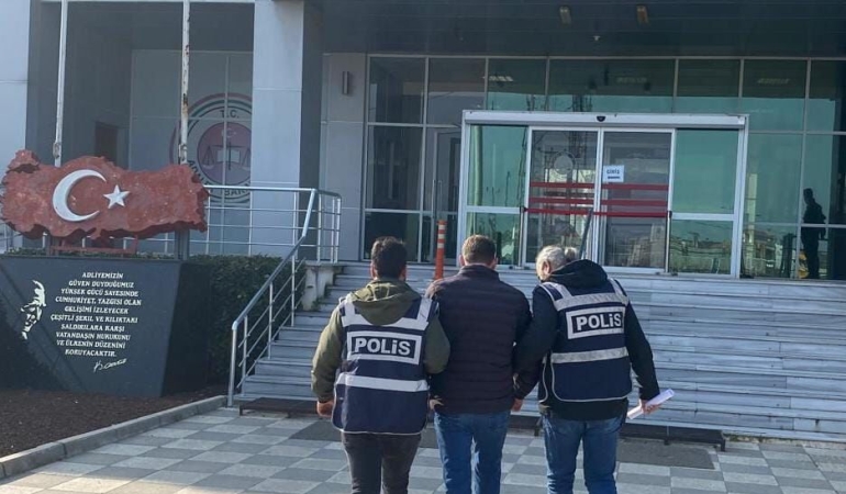 Gönen’de silahla yağma suçundan aranan şahıs yakalandı