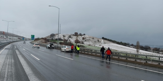 Balıkesir’de İstanbul-İzmir Otoyolu’nda peş peşe kaza: 2 Yaralı