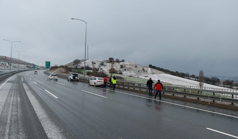 Balıkesir’de İstanbul-İzmir Otoyolu’nda peş peşe kaza: 2 Yaralı