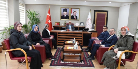 Gönenli Öğrencimiz Zeynep Balaban, İl Milli Eğitim Müdürünü Ziyaret Etti