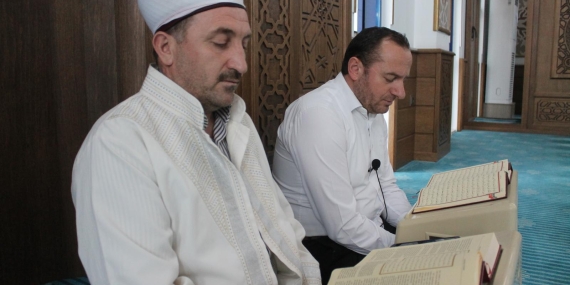 Manyas’ta Ramazan ayının simgelerinden mukabele geleneği başladı