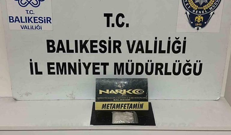 Balıkesir’de uyuşturucu taciri 2 kişi yakalandı