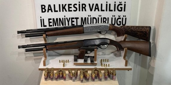 Havran’da ruhsatsız silah operasyonu: Çok sayıda silah ve mühimmat ele geçirildi
