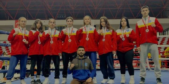 Muaythai sporcularından 10 madalya