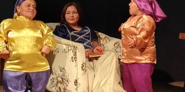 AYVALIK'TA "TEKNOLOJİ PRENSESİ" BEĞENİYLE İZLENDİ