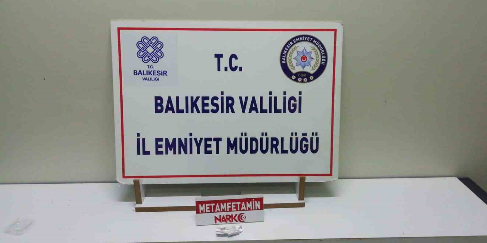 BALIKESİR’DE HUZUR VE GÜVEN UYGULAMASINDA 8 ARANAN ŞAHIS YAKALANDI