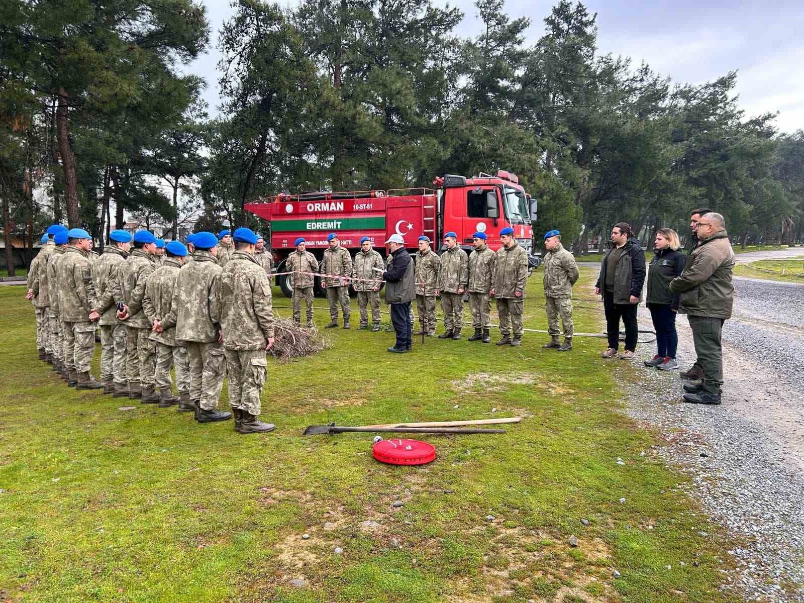 KOMANDOLARA ORMAN YANGINLARIYLA MÜCADELE EĞİTİMİ VERİLDİ