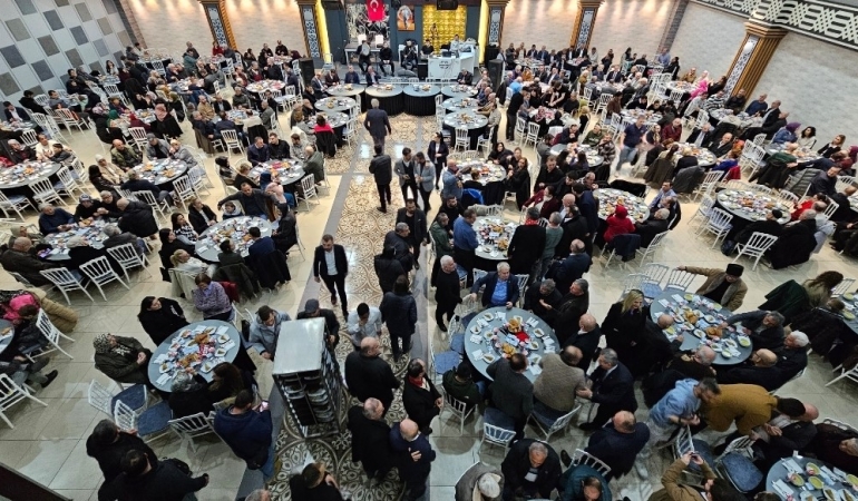 AK Parti Bandırma İlçe teşkilatı iftarda buluştu