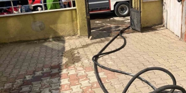 AYVALIK'TA EV YANGINI