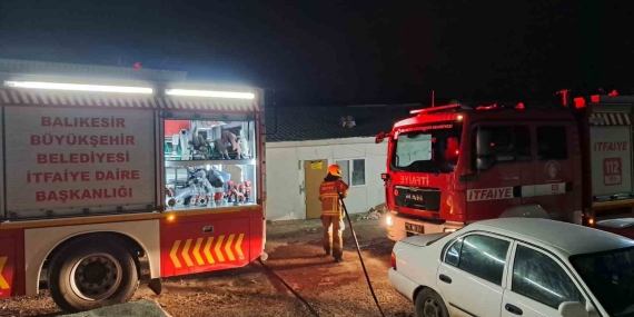 Konut inşaatı yangınında işçileri Allah korudu