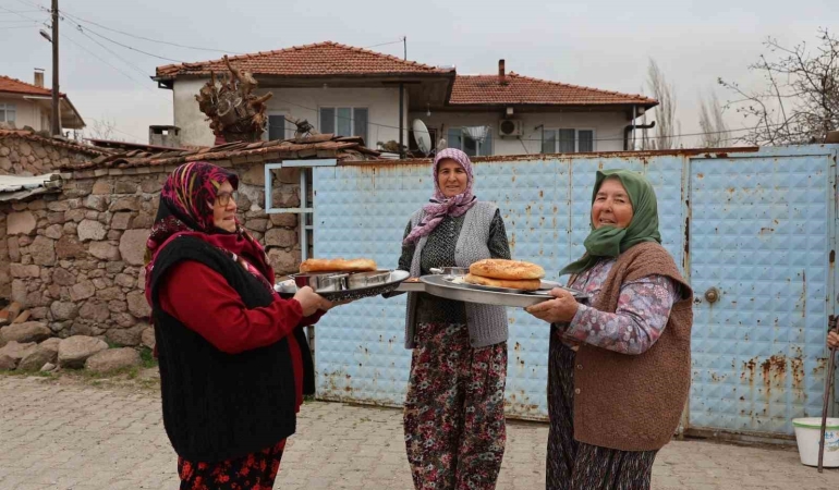 Balıkesir’de Ramazan’da bu köyde evlerde yemek pişmiyor