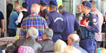 KAPIDAĞ YARIMADASI SAKİNLERİ MERAYA PANEL KONULMAMASINI, ALANDA HAYVANLARIN OTLATILMASINI İSTEDİ VATANDAŞLAR GES PROJESİNE KARŞI: "TARIM, TURİZM VE DOĞA YOK OLACAK" "ENERJİ İÇİN DOĞAMIZDAN VAZGEÇMEYİZ"