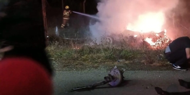 BALIKESİR'DE KAZA YAPAN ARAÇ ALEV ALDI: 1 ÖLÜ, 1 YARALI