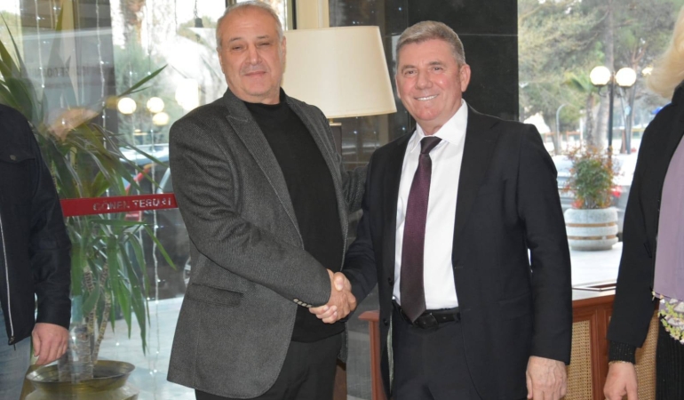 AK Parti Gönen İlçe Teşkilatı Gönen Ticaret Odası’nın İftar Programına Katıldı