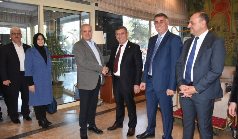 AK Parti Gönen İlçe Başkanı Zekeriyya Dağlı, Ticaret Borsası’nın İftar Programına Katıldı