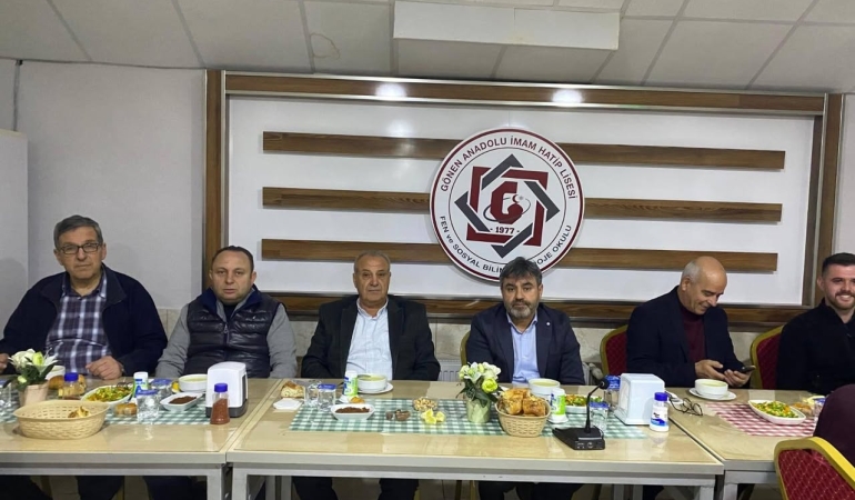 AK Parti Gönen İlçe Teşkilatı’ndan Öğrencilere İftar