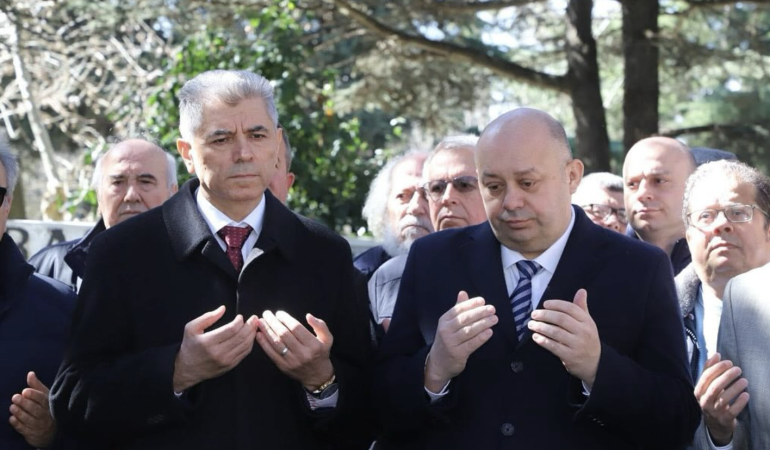 Başkan Palaz, Ömer Seyfettin’i kabri başında andı