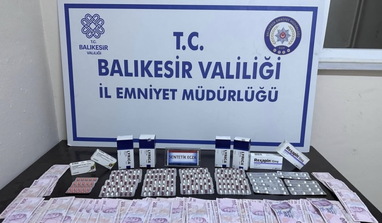 Erdek’te şüpheli şahıstan çok sayıda uyuşturucu hap ele geçirildi