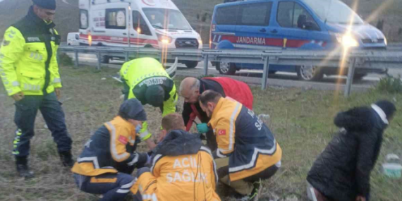 Balıkesir’de otobanda araç takla attı