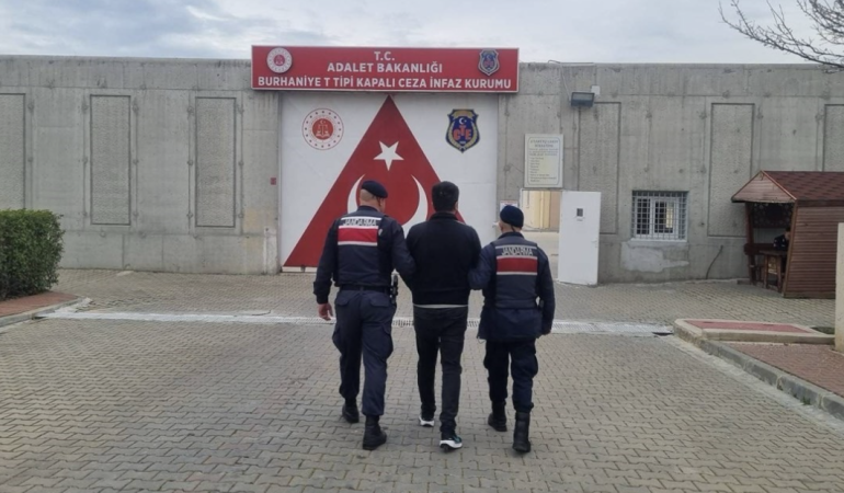 Balıkesir’de 18 yıl kesinleşmiş hapisle aranan şahıs yakalandı