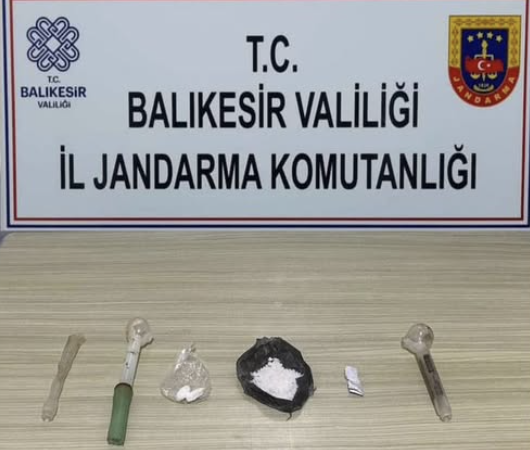 Balıkesir’de Kaçakçılık ve Uyuşturucu Operasyonu: 12 Gözaltı