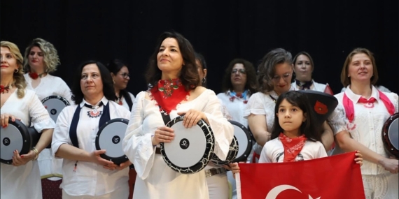 Gönen’de Müzik Şöleni: Her Telden Ritim Grubu Konseri Büyük İlgi Gördü