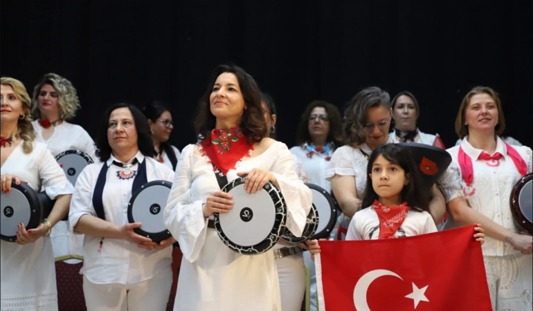 Gönen’de Müzik Şöleni: Her Telden Ritim Grubu Konseri Büyük İlgi Gördü