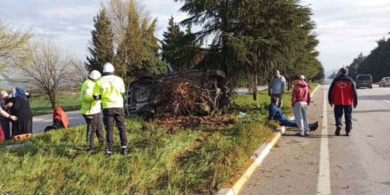 Balıkesir’de takla atan araçtaki 5 kişi yaralandı