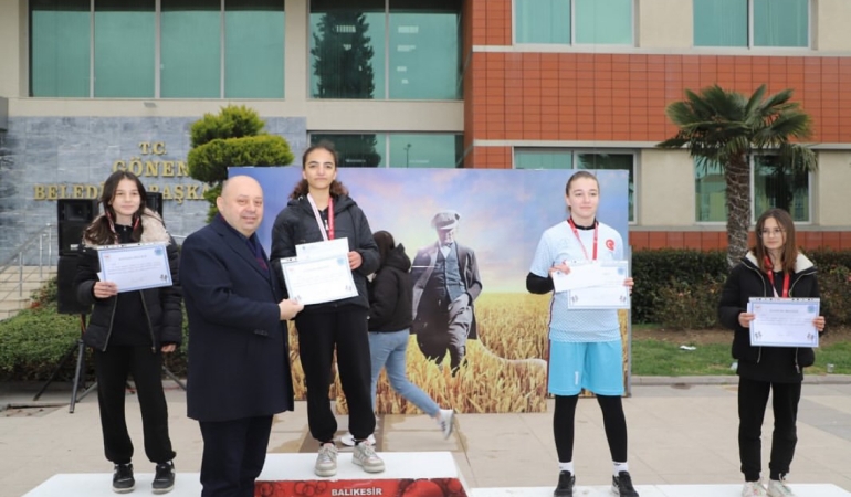 Gönen’de Ömer Seyfettin Etkinlikleri Kapsamında Koşu Yarışı Düzenlendi