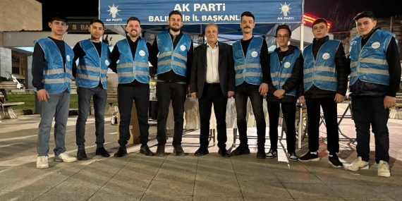AK Parti Gönen İlçe Teşkilatı Kadir Gecesi’nde Vatandaşlarla Buluştu