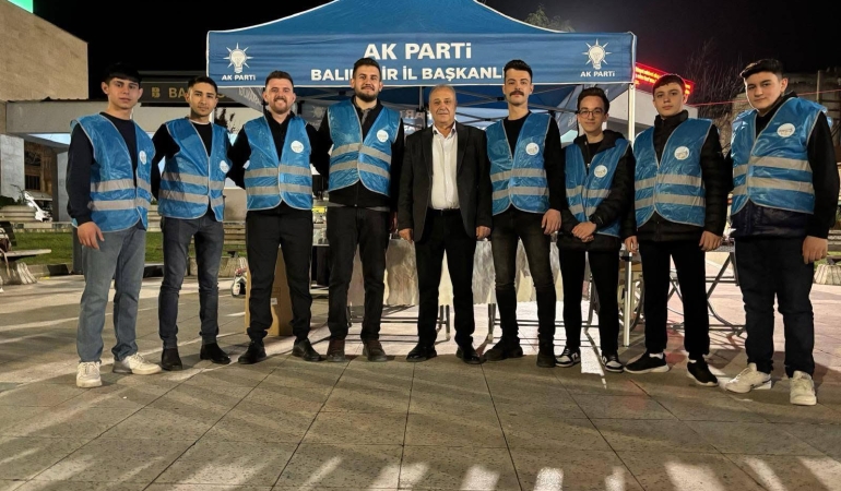 AK Parti Gönen İlçe Teşkilatı Kadir Gecesi’nde Vatandaşlarla Buluştu