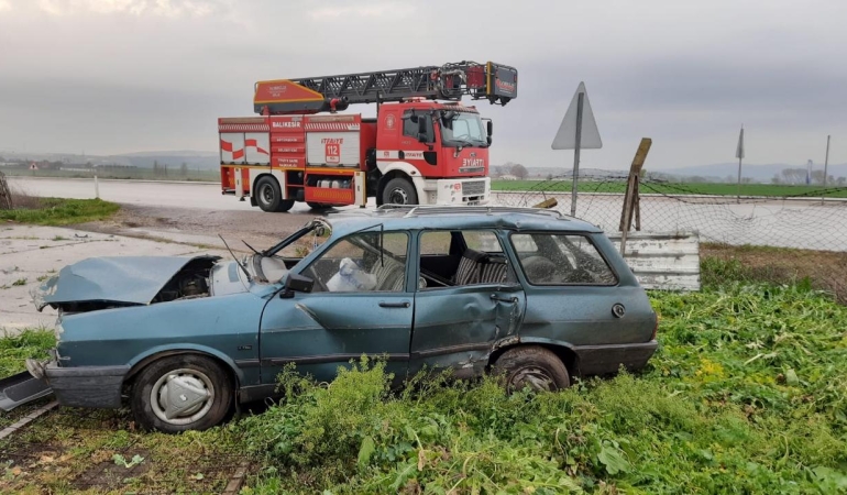 Gönen-Bandırma karayolunda tek taraflı trafik kazası: 1 Yaralı
